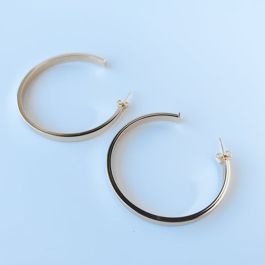 E_Gold Hoop Earrings