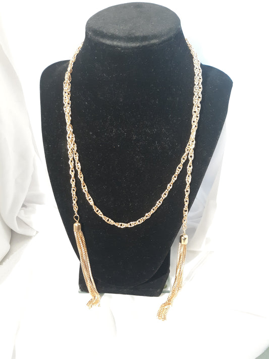 N_Gold Tassel Necklace