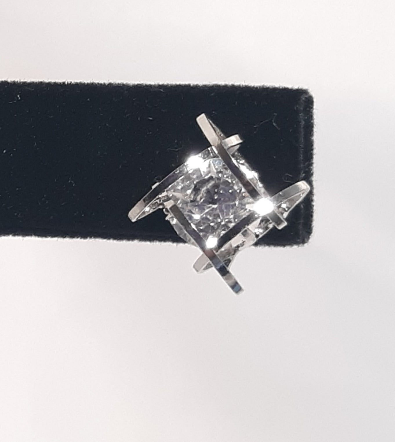 E_Silver Square Diamond Inspired Studs