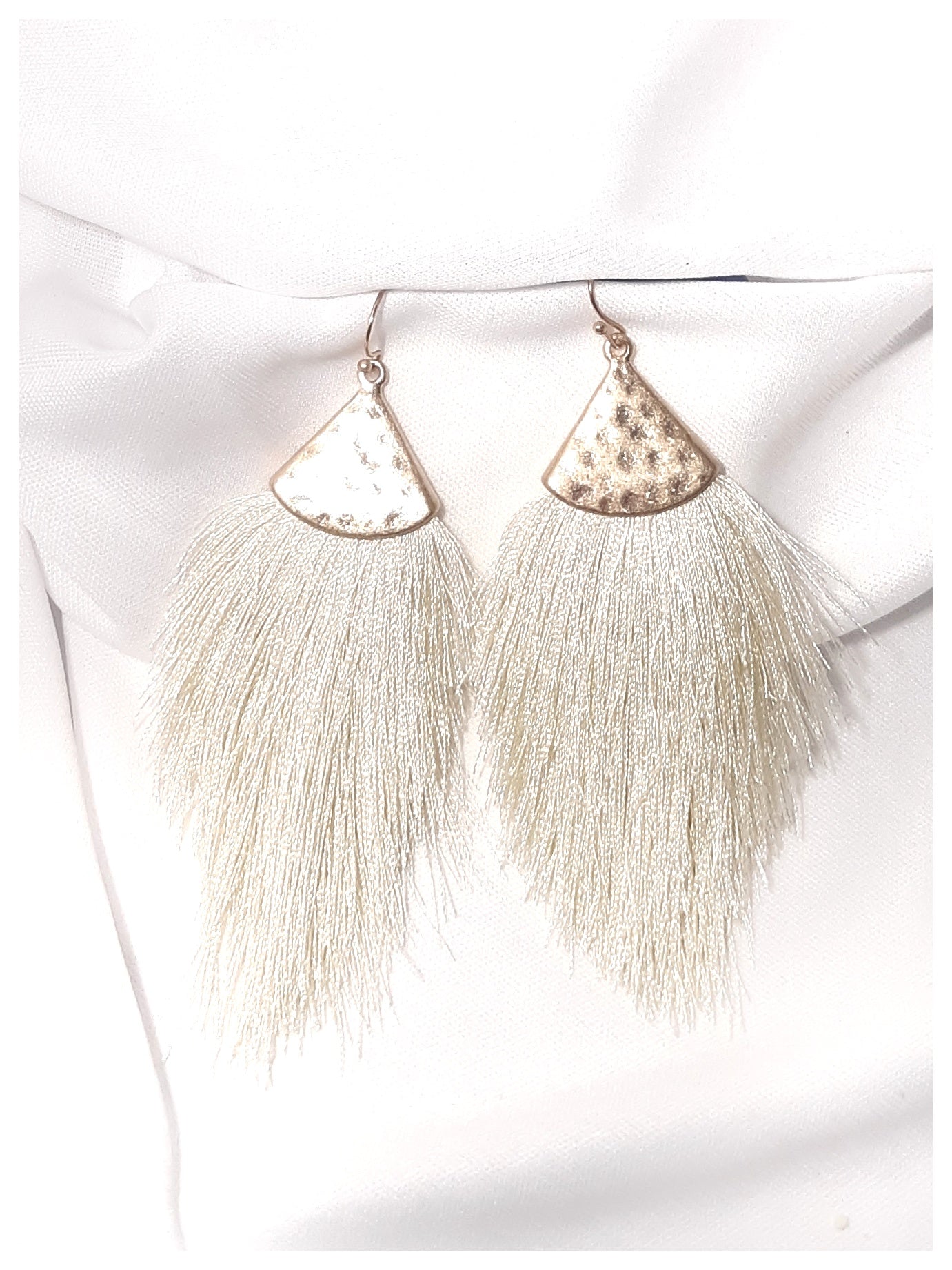 E_Ivory Boho Tassel Earrings